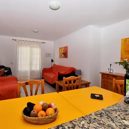 Apartment Marysol 2 With Terrace Close To The Sea Punta Mujeres